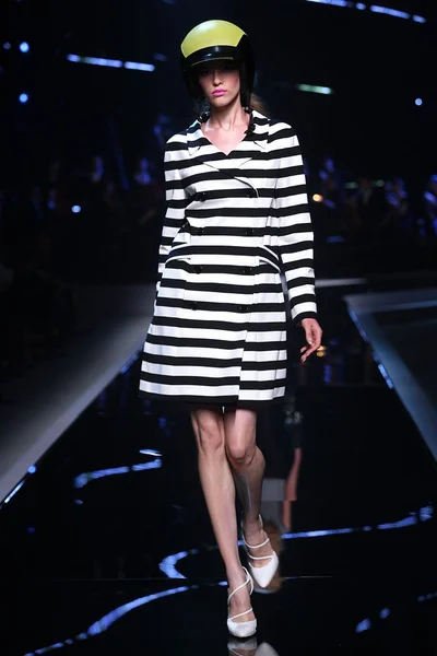 Look 13